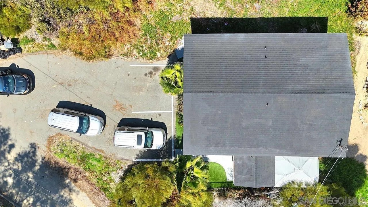 1852 Bakersfield St