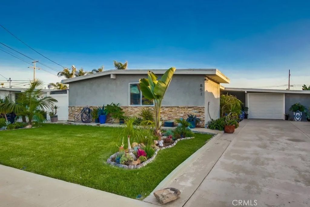 Photo of 851 Holly Avenue, Imperial Beach, CA 91932 (MLS # IV25258972)