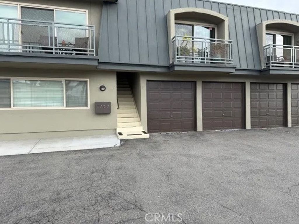 Photo of 21632 Brookhurst St #B, Huntington Beach, CA 92646 (MLS # OC26002341)