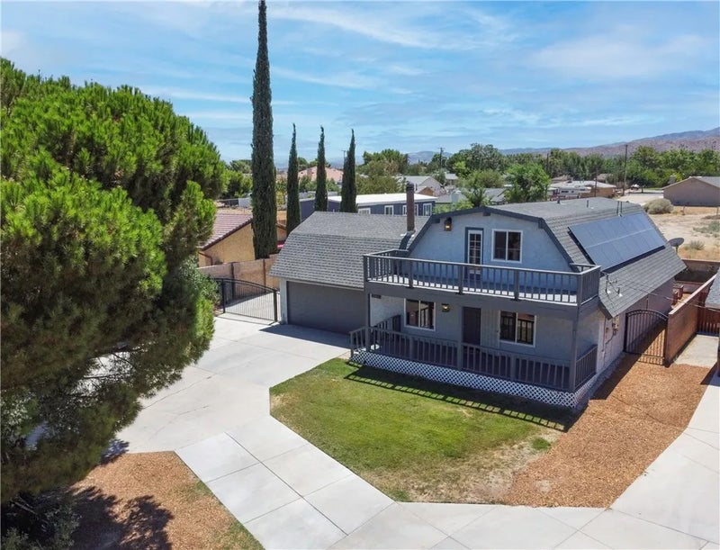 4718 Quartz Hill