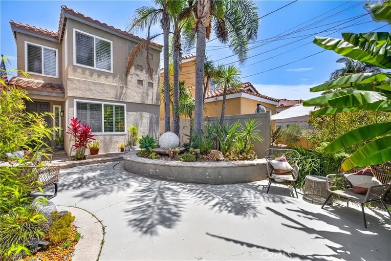 330 Ultimo Avenue