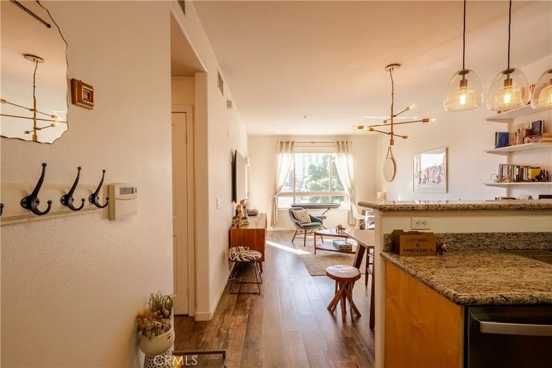 100 S Alameda Street 364