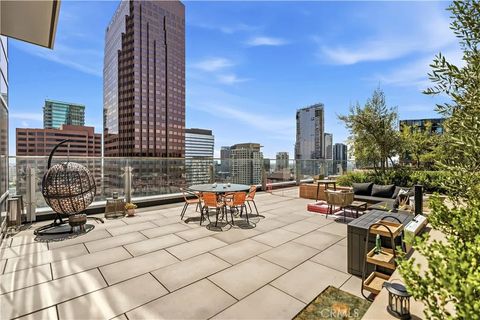 Photo of 877 S Francisco St #2503, Los Angeles, CA 90017 (MLS # WS26086685)