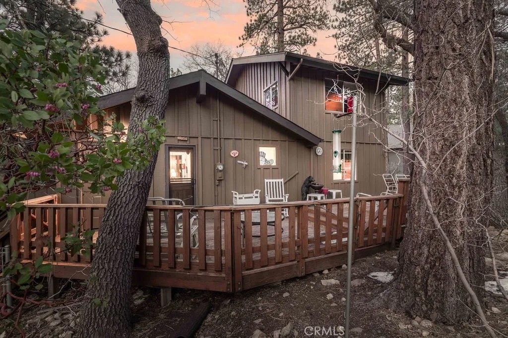 41789 Comstock