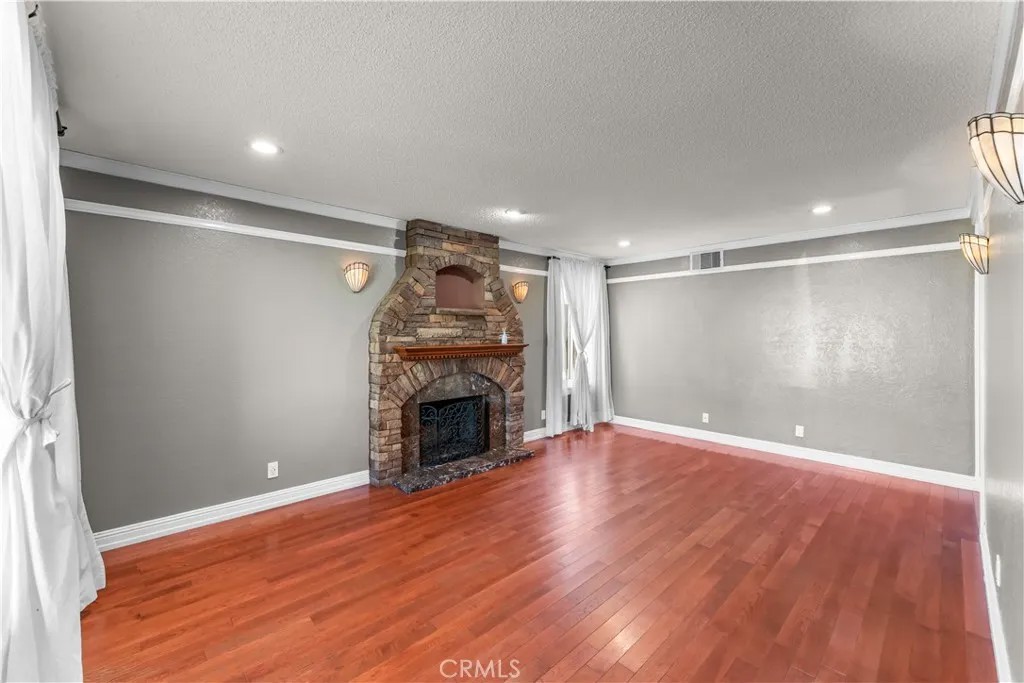 1368 N Balboa
