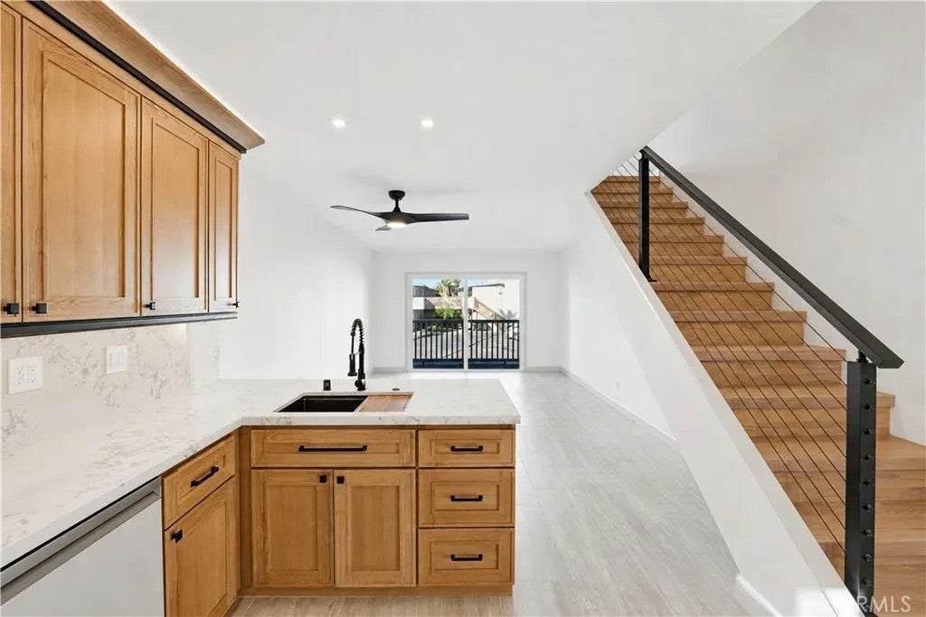 1111 Seacoast Drive 27