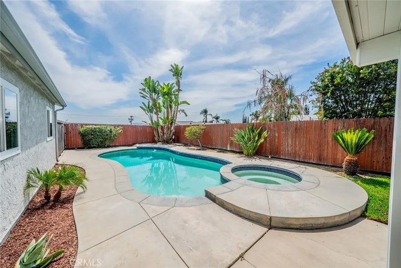 27888 Rainbow Lane