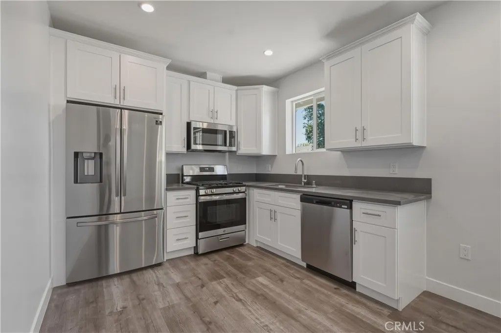 Photo of 19835 Blythe St, Winnetka, CA 91306 (MLS # SR26066711)