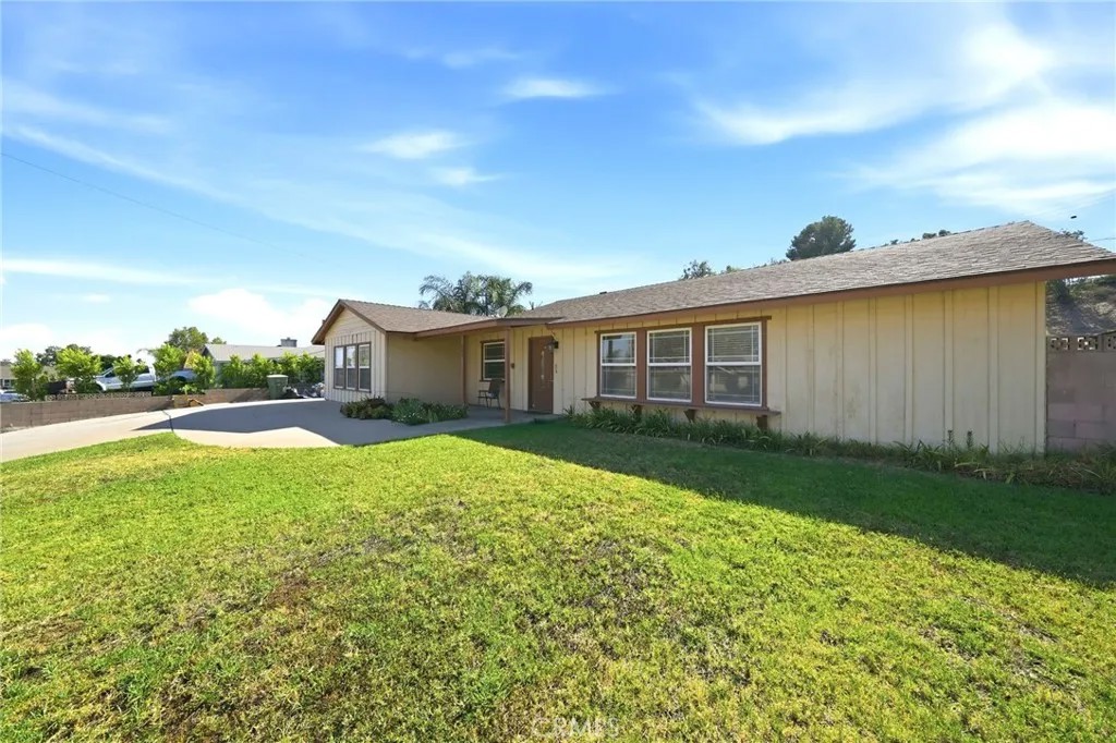 682 S Belden