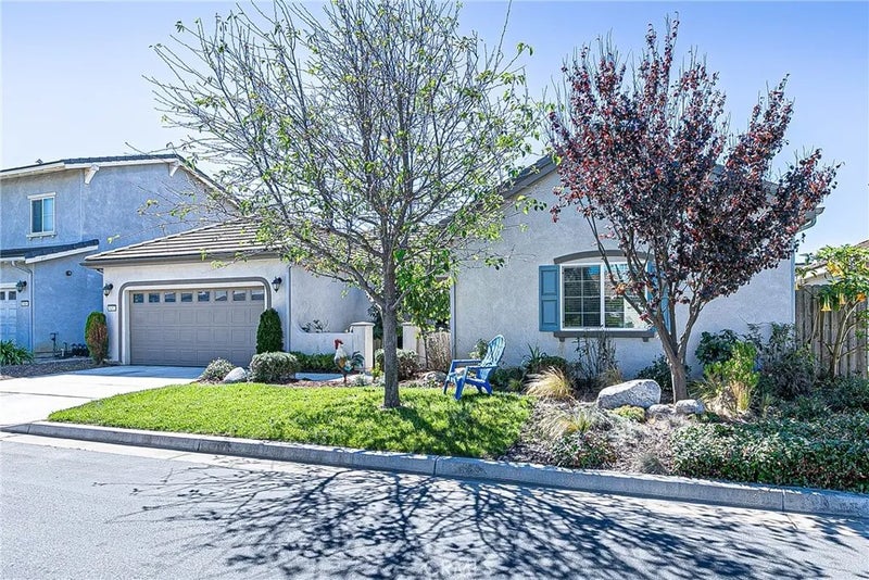 1452 W Beacon