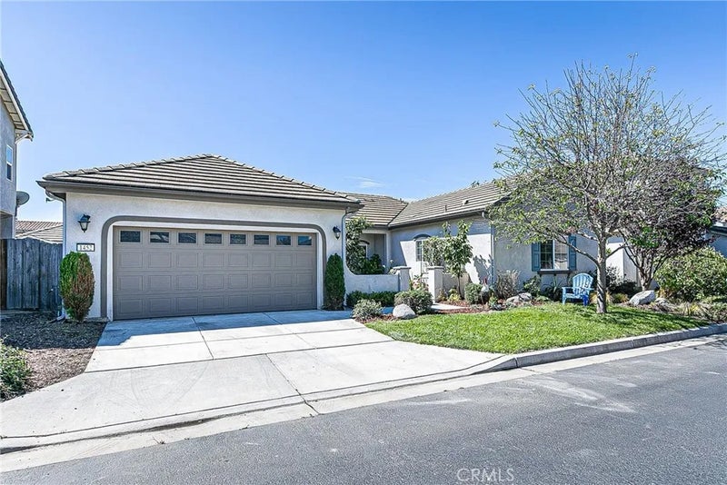 1452 W Beacon