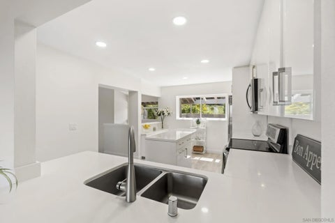 Tiny photo for 6567 Caminito Catalan, La Jolla, CA 92037 (MLS # 260019342)