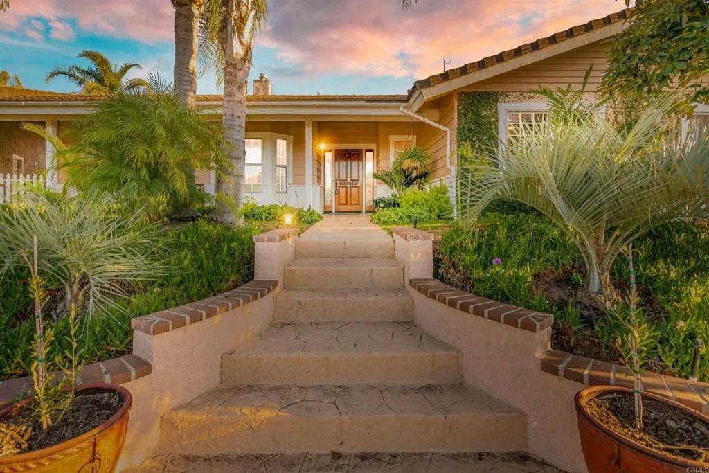 Photo of 351 Sheila Lane, Fallbrook, CA 92028 (MLS # NDP2510539)