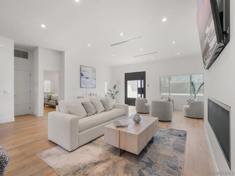 Tiny photo for 4386 Newport Ave, San Diego, CA 92107 (MLS # 260019832)