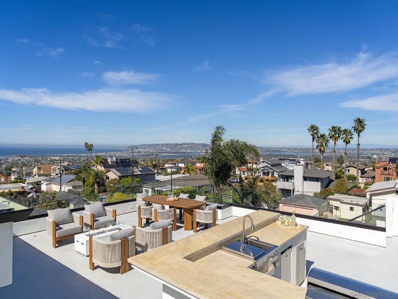 4386 NEWPORT AVE