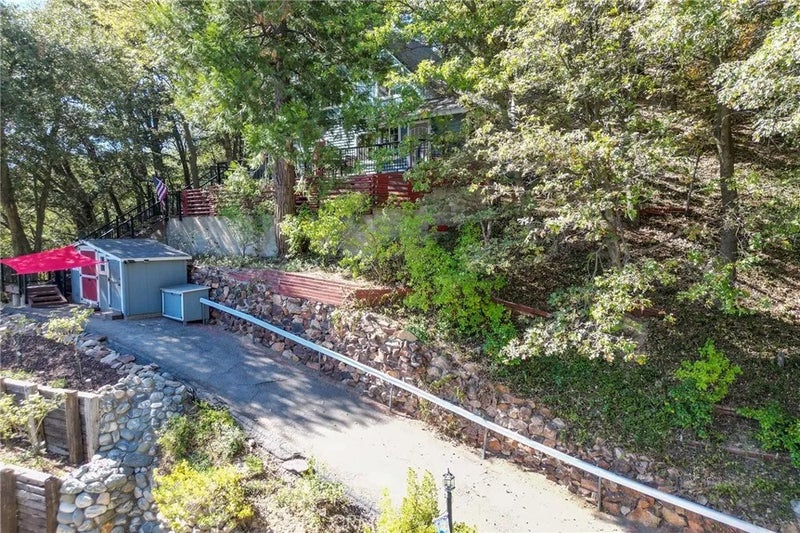 23600 Hillside