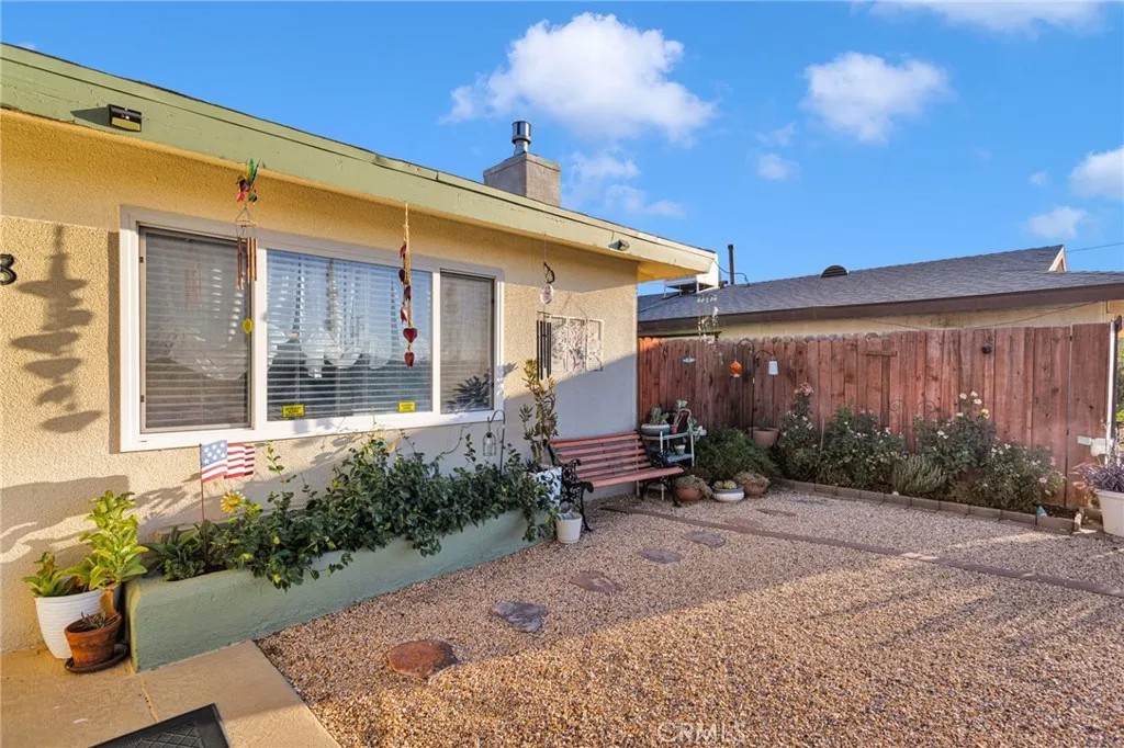 108 W Desert View Drive