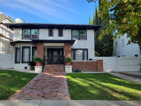 Photo of 1434 N Genesee Avenue, Los Angeles, CA 90046 (MLS # IV26033898)