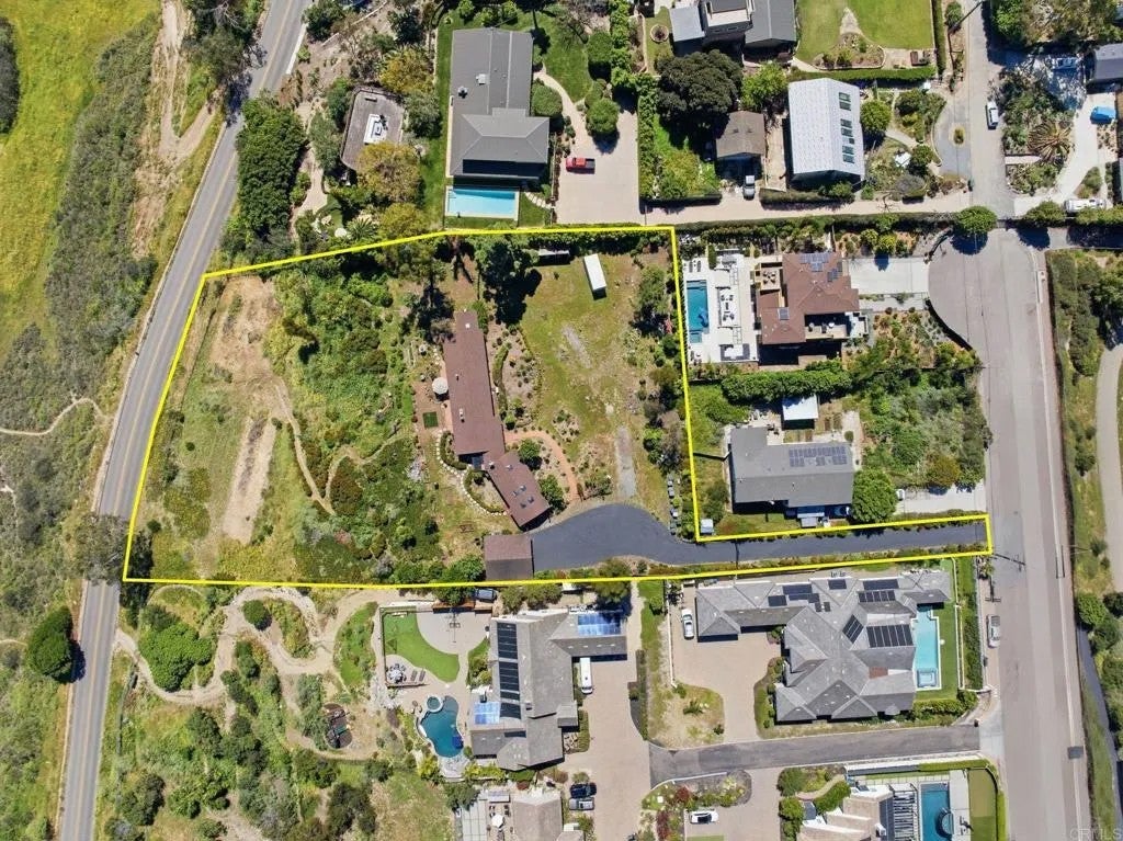 Photo of 1355 Rainbow Ridge Lane, Encinitas, CA 92024 (MLS # NDP2602774)