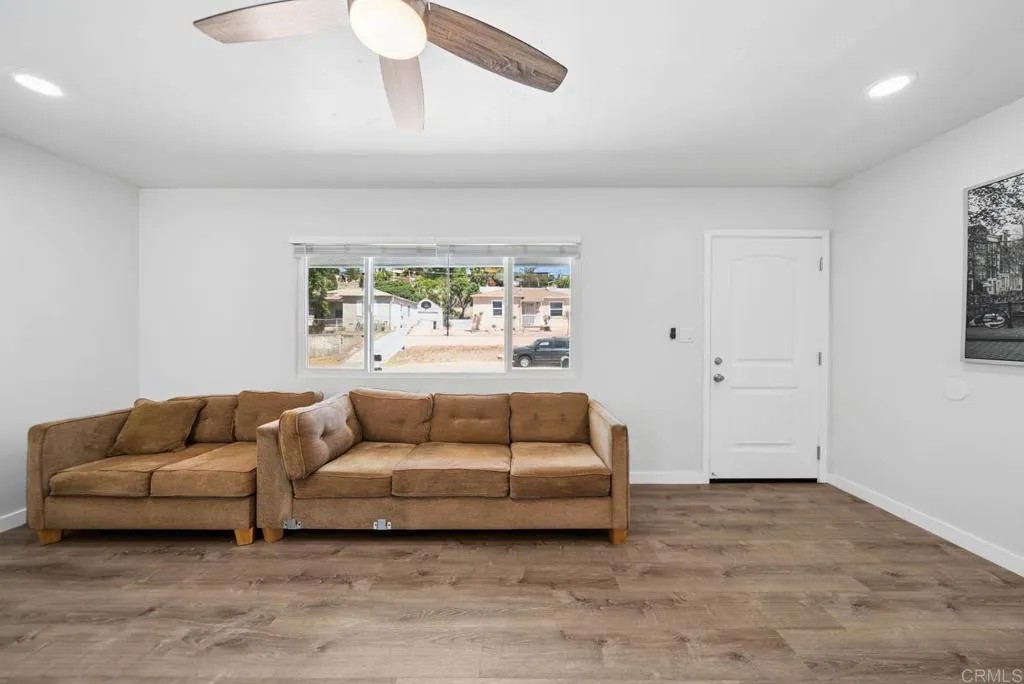 1913 Ensenada Street