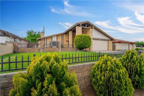 Photo of 43639 Elm Ave, Lancaster, CA 93534 (MLS # SR26092803)