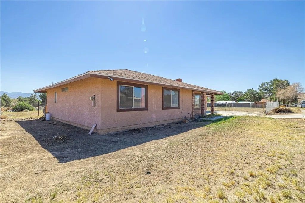 Photo of 17394 Laredo Vista, Palmdale, CA 93591 (MLS # SR26067663)