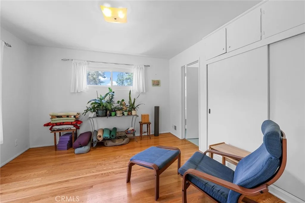 5703 Freeman