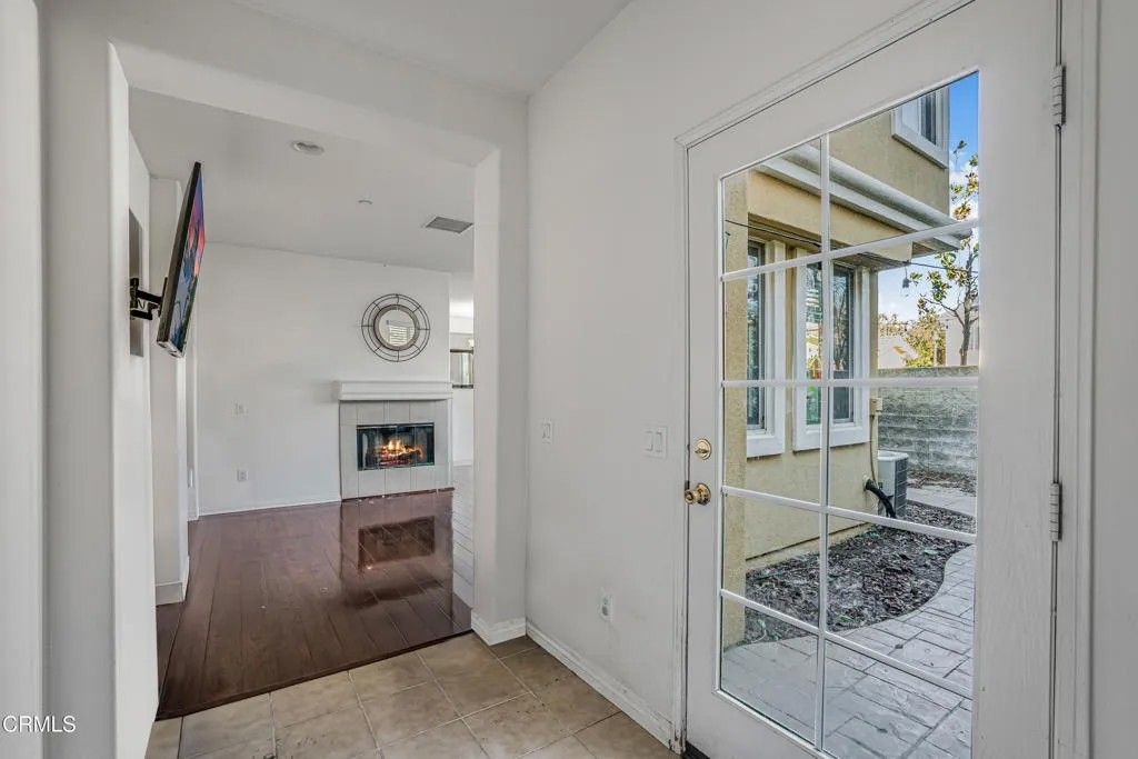 Photo of 2916 Esperanza Way #F, Simi Valley, CA 93063 (MLS # V1-33903)