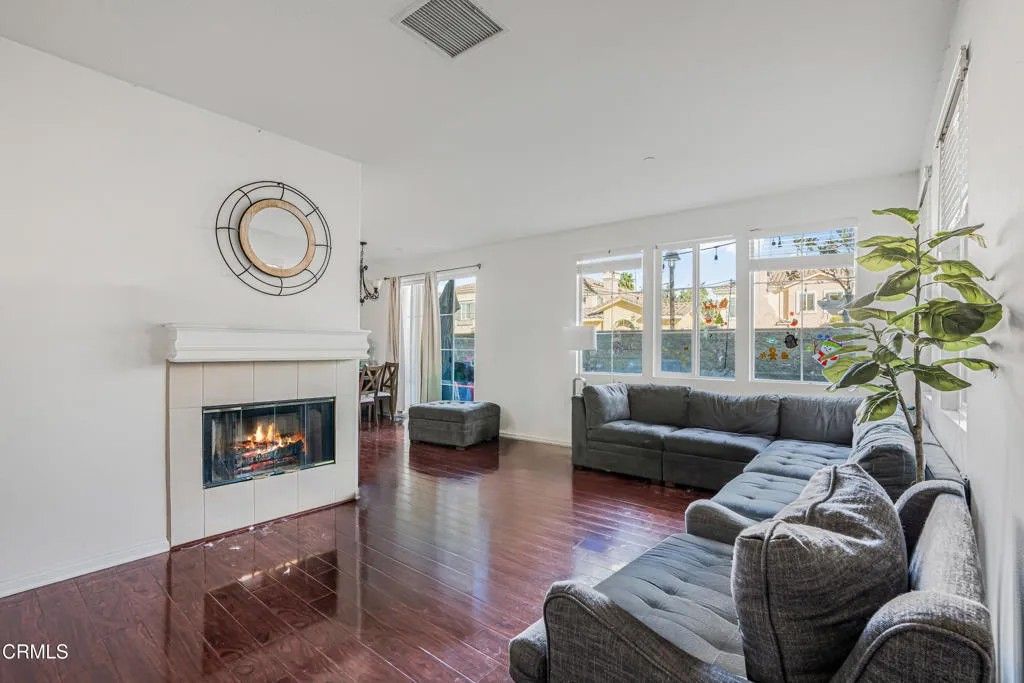 Photo of 2916 Esperanza Way #F, Simi Valley, CA 93063 (MLS # V1-33903)