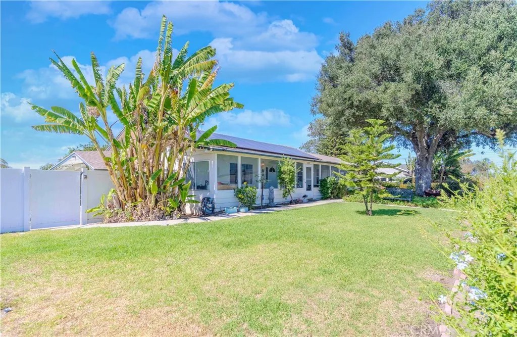 4047 Bluff