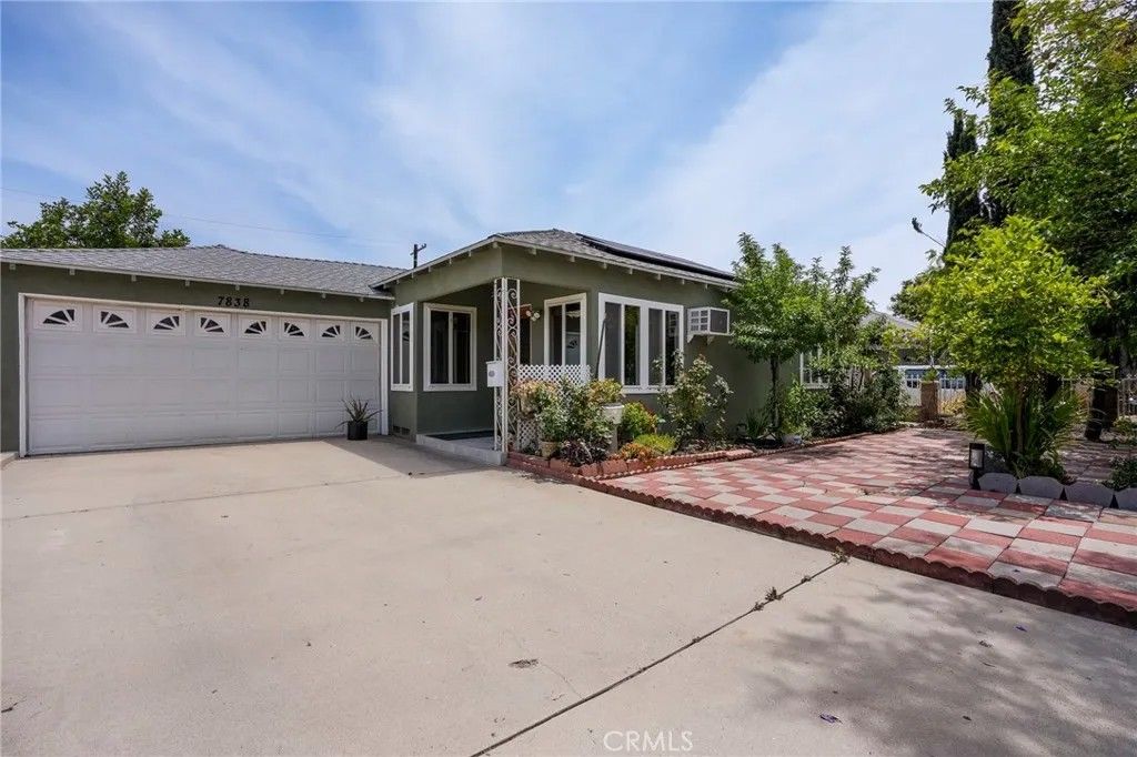 Photo of 7838 Craner Avenue, Sun Valley, CA 91352 (MLS # PF26096613)