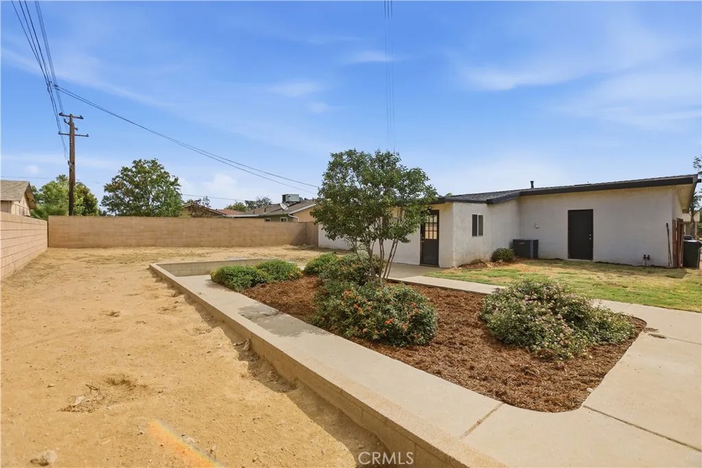 1520 S San Dimas