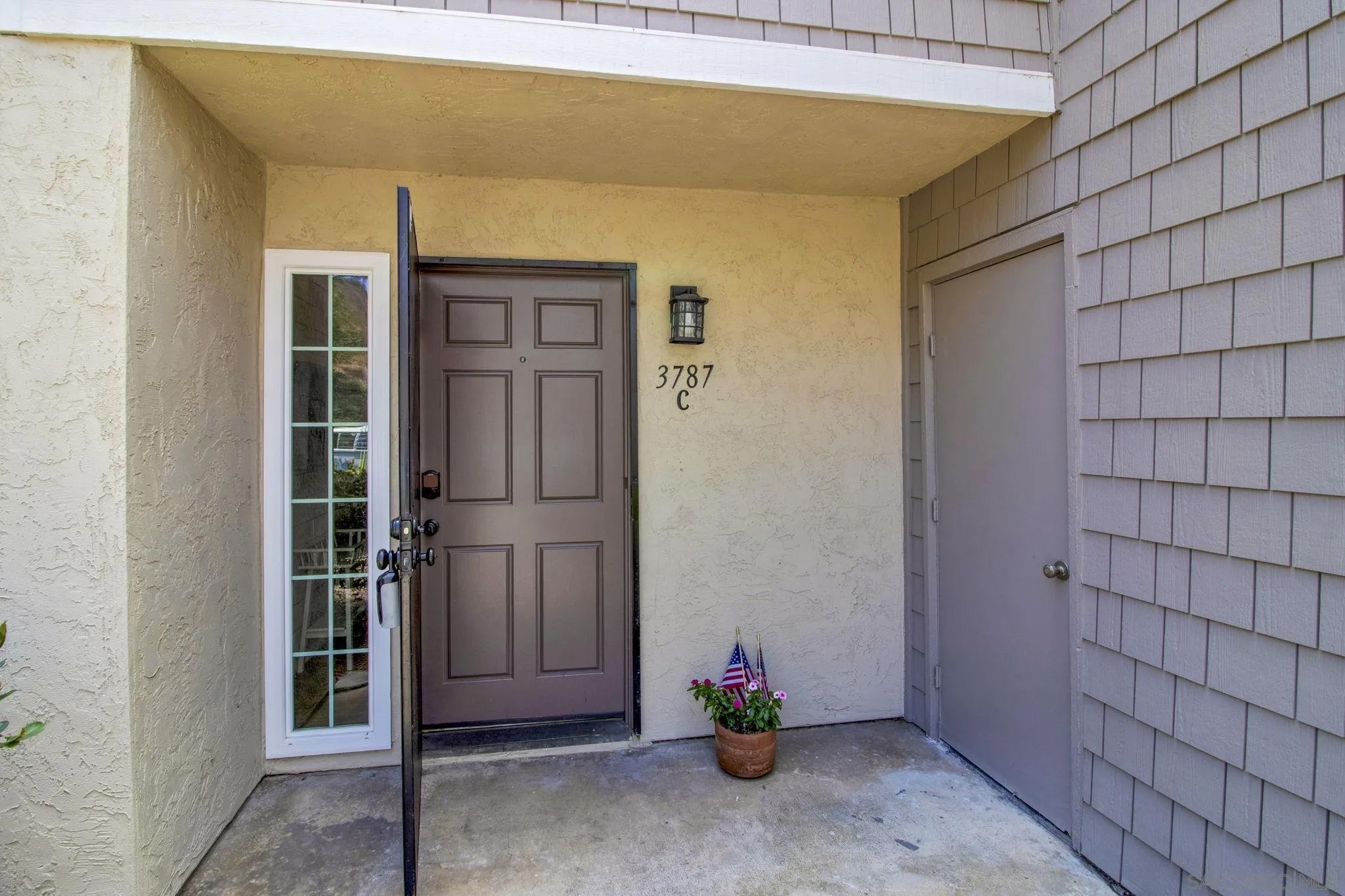 3787 Balboa C