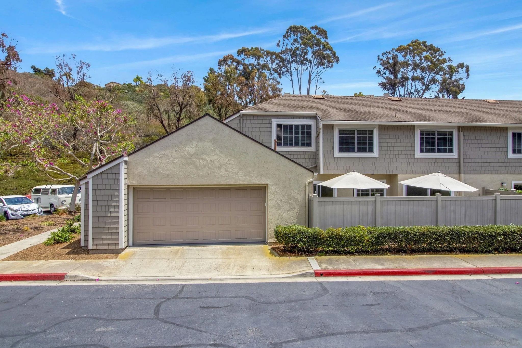 3787 Balboa C