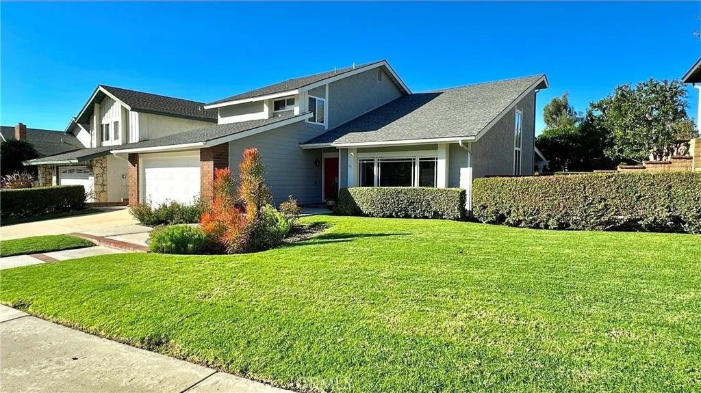 Photo of 25531 Orchard Rim Ln, Lake Forest, CA 92630 (MLS # LG25279029)