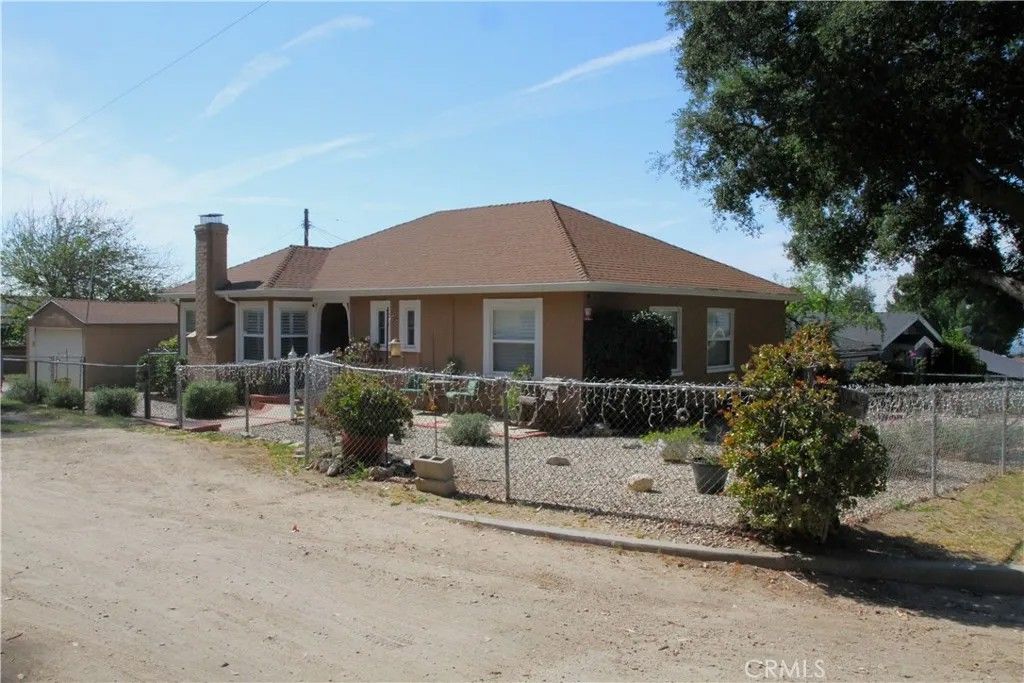 Photo of 13250 Dyer Street, Sylmar, CA 91342 (MLS # SR26069172)