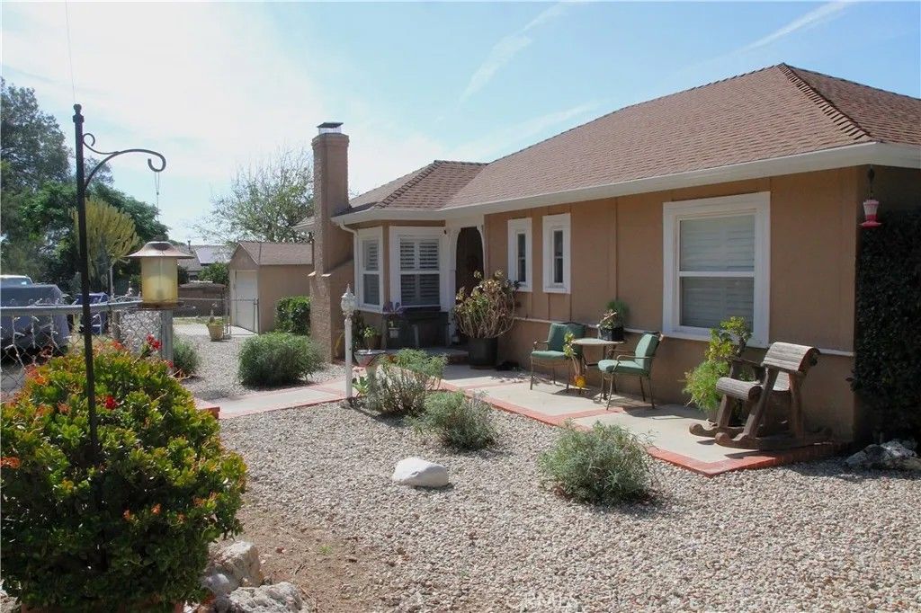 Photo of 13250 Dyer Street, Sylmar, CA 91342 (MLS # SR26069172)