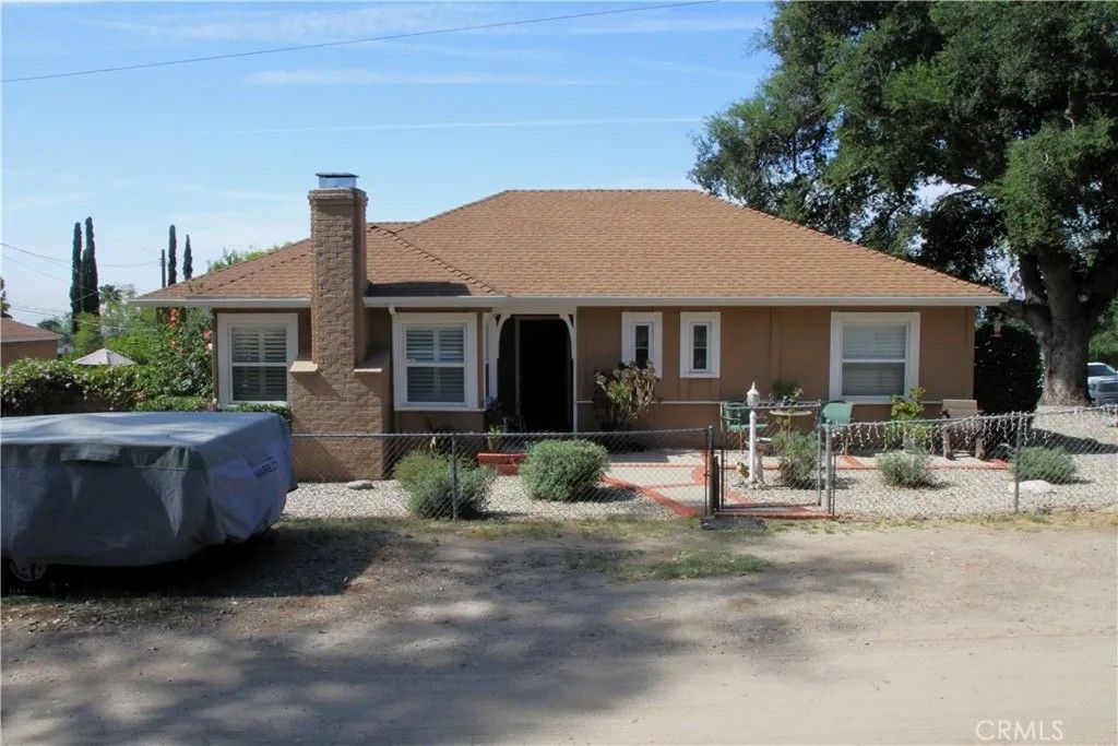 Photo of 13250 Dyer Street, Sylmar, CA 91342 (MLS # SR26069172)