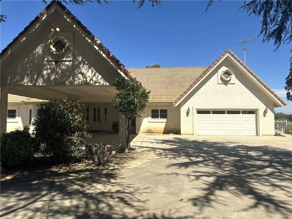 Photo of 26050 Jan Valerie Rd, Murrieta, CA 92562 (MLS # SW26063321)