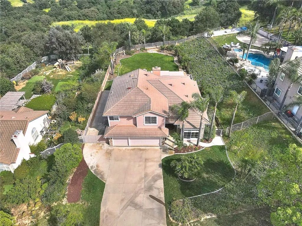 Photo of 16049 Pinnacle Rd, Chino Hills, CA 91709 (MLS # CV26065529)