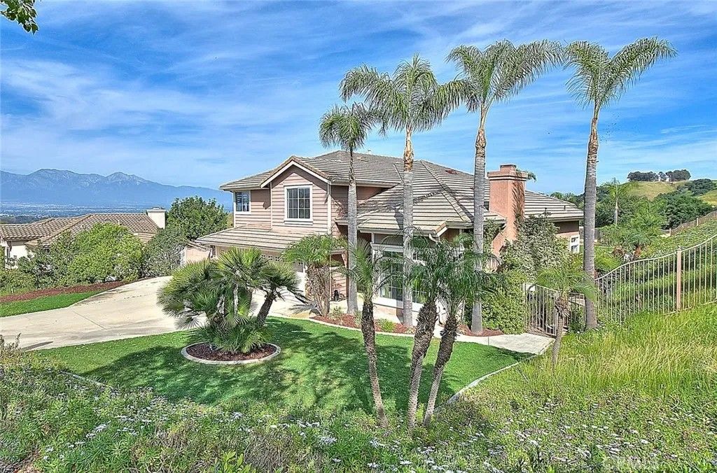 Photo of 16049 Pinnacle Rd, Chino Hills, CA 91709 (MLS # CV26065529)