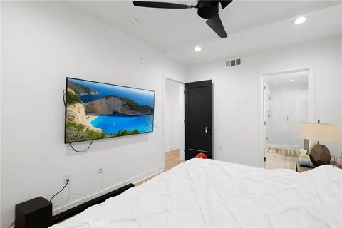 Tiny photo for 1056 N Joels Pl, Los Angeles, CA 90012 (MLS # IG25255131)