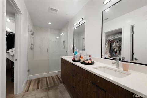 Tiny photo for 1056 N Joels Pl, Los Angeles, CA 90012 (MLS # IG25255131)