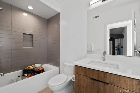 Tiny photo for 1056 N Joels Pl, Los Angeles, CA 90012 (MLS # IG25255131)