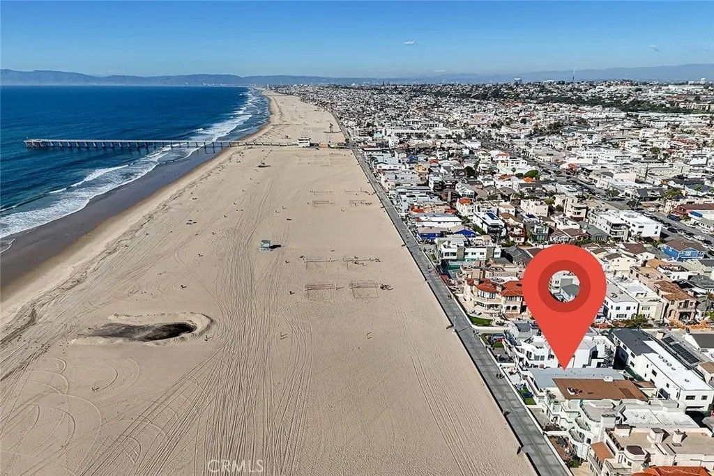 Photo of 528 The Strand, Hermosa Beach, CA 90254 (MLS # SB26076996)