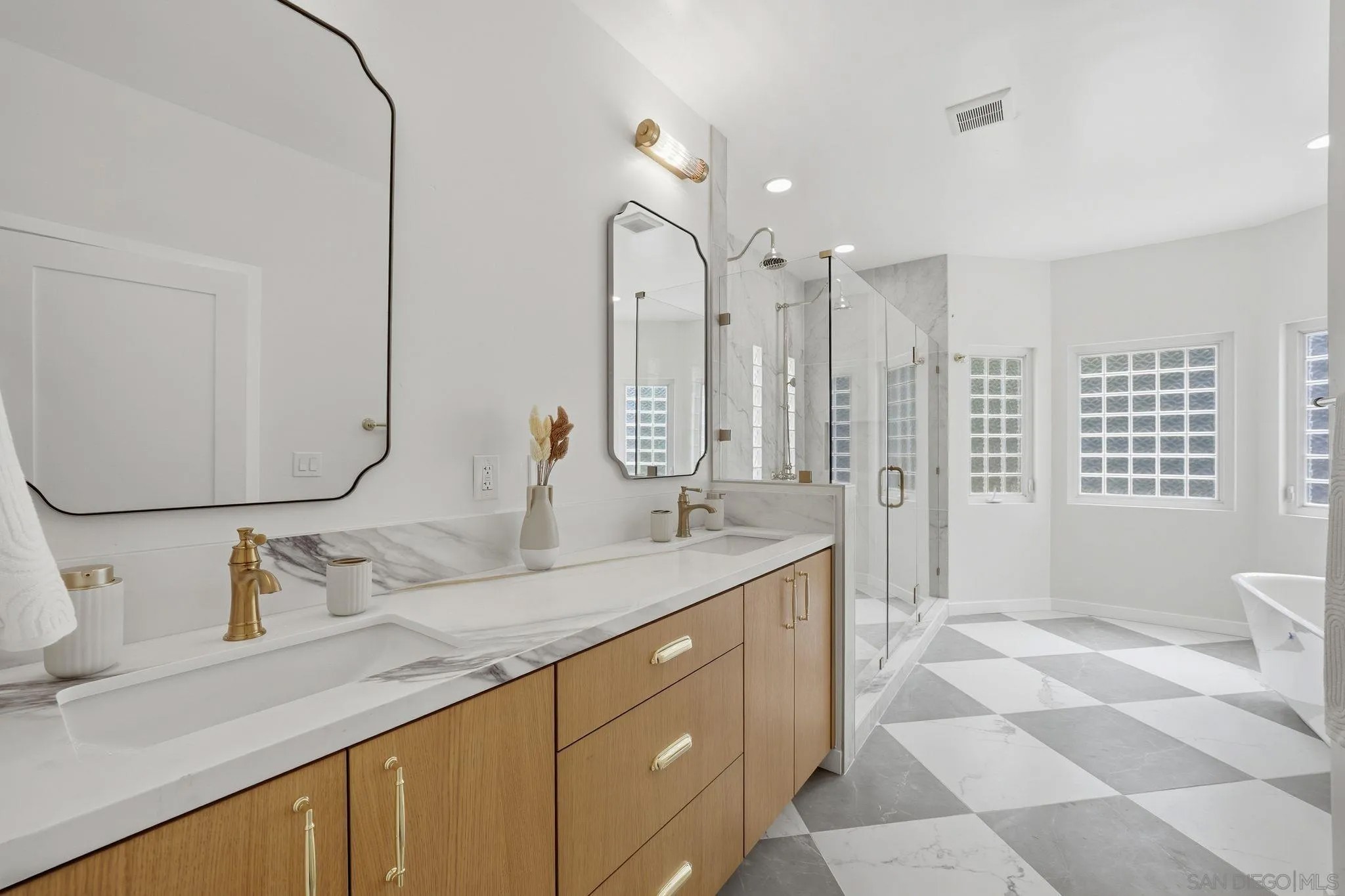 5137 San Aquario Dr