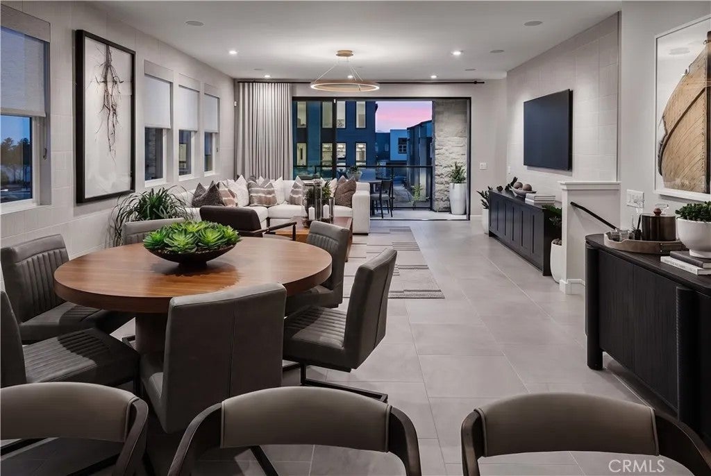 129 Sawtelle