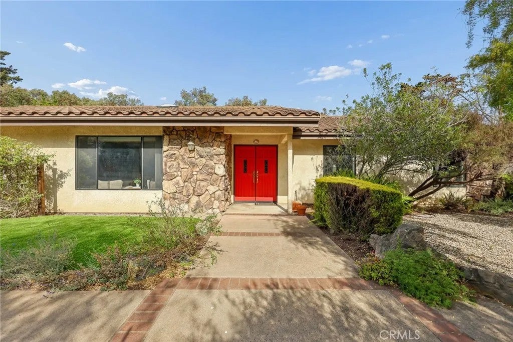 885 Ten Oaks Way