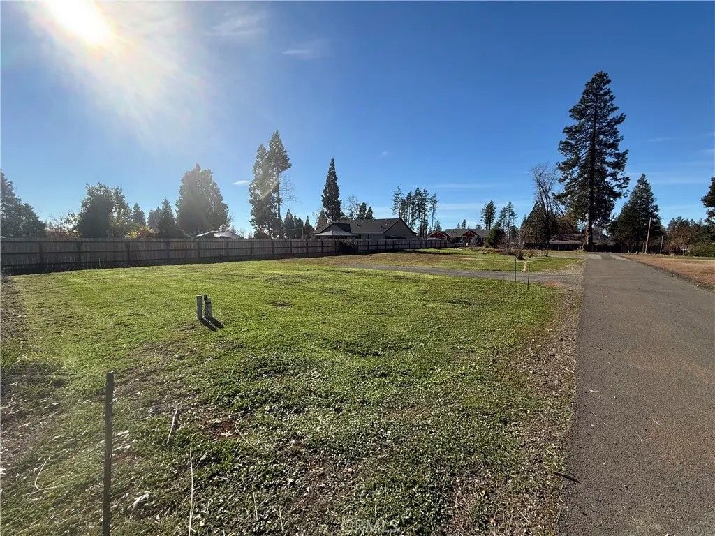 Photo of 1536 Boyden Ln, Paradise, CA 95969 (MLS # SN25272319)