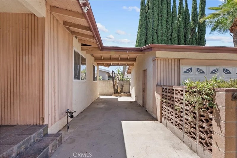10048 Swinton Avenue